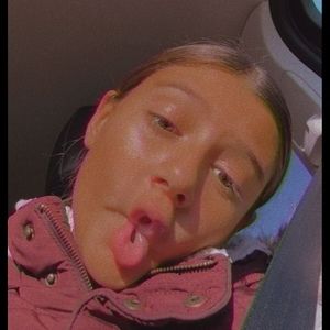 Meet your Posher, Stella